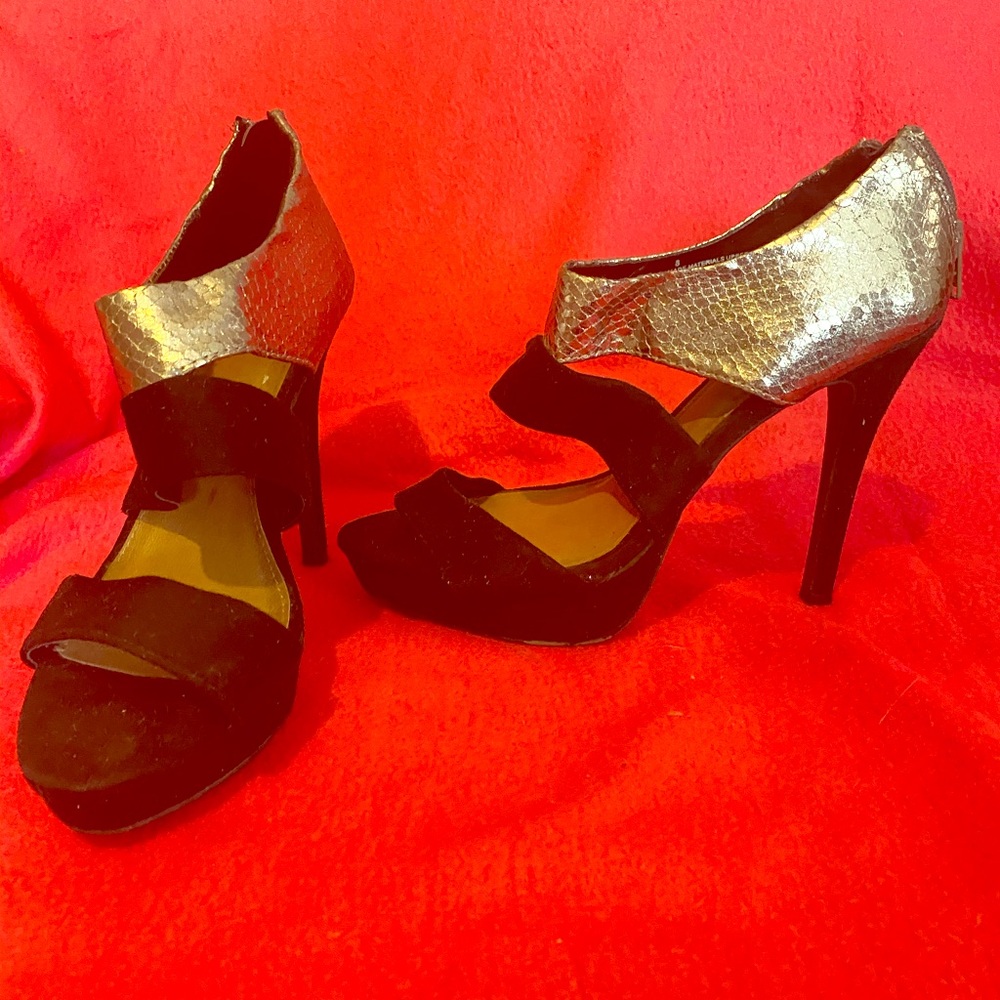 Xhilaration heels